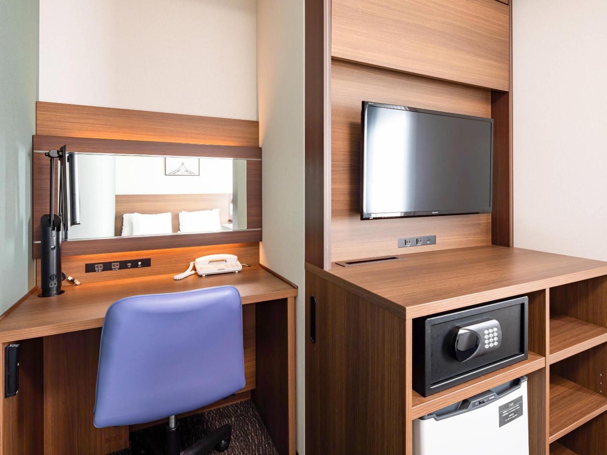 Comfort Era Higashi Kanda Hotel